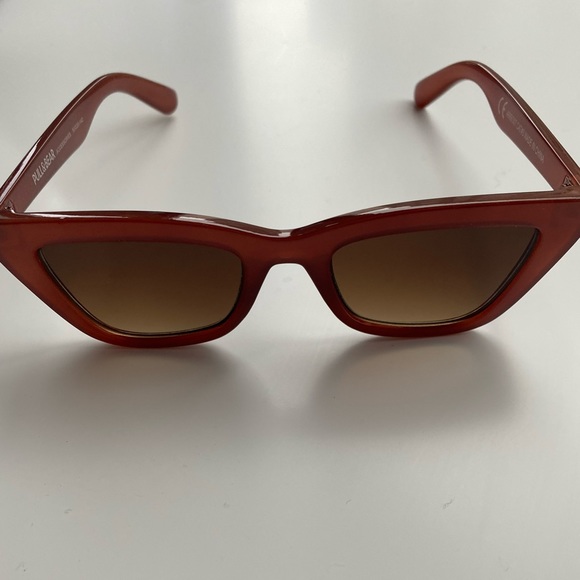 *PULL AND BEAR* sunglasses. Cat eye form. - Picture 3 of 4